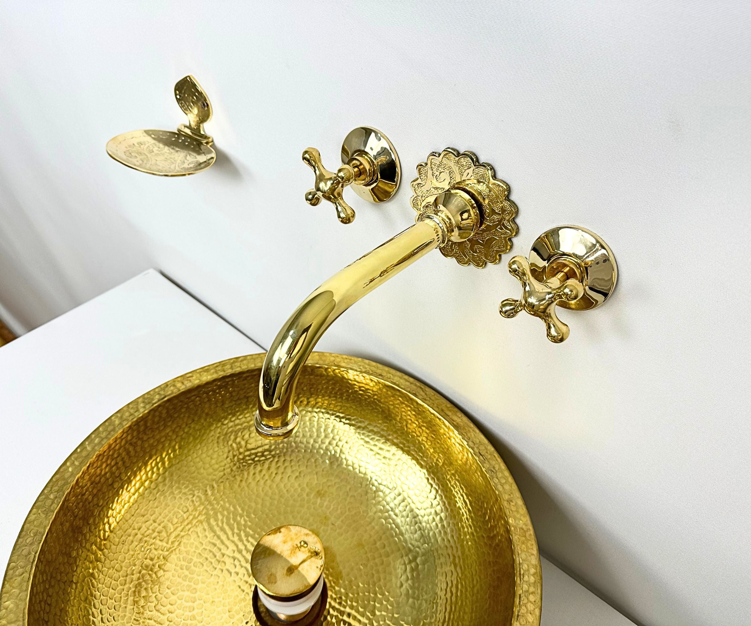 Faucet with Cross Handles