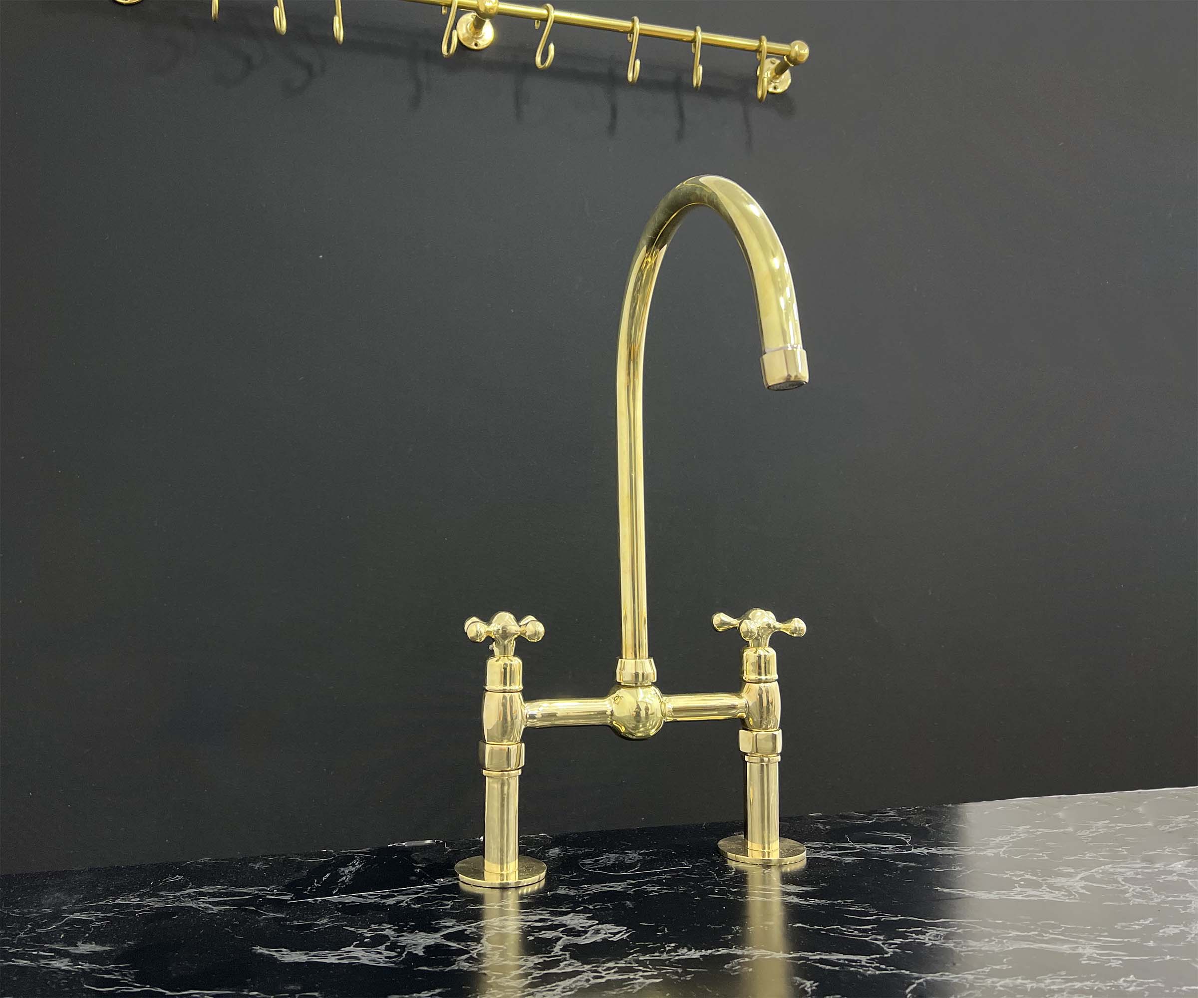 Brass Ball Center Bridge Faucet