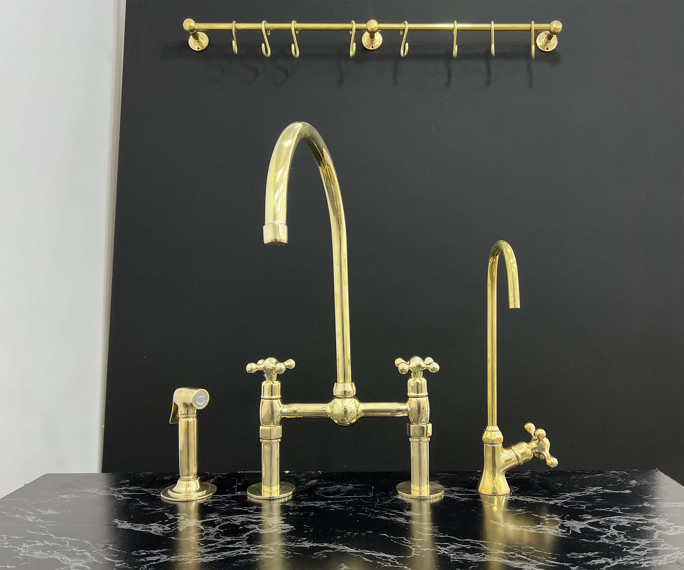 Brass Ball Center Bridge Faucet with Sprayer and Cold Faucet