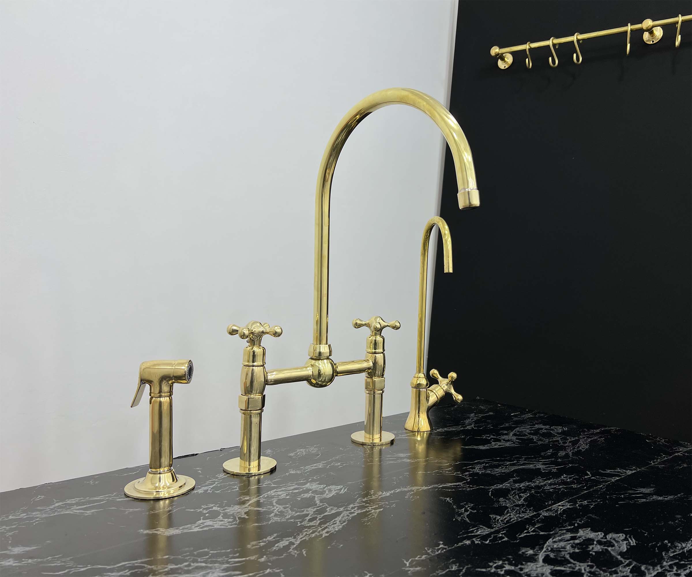 Ball Center Bridge Faucet