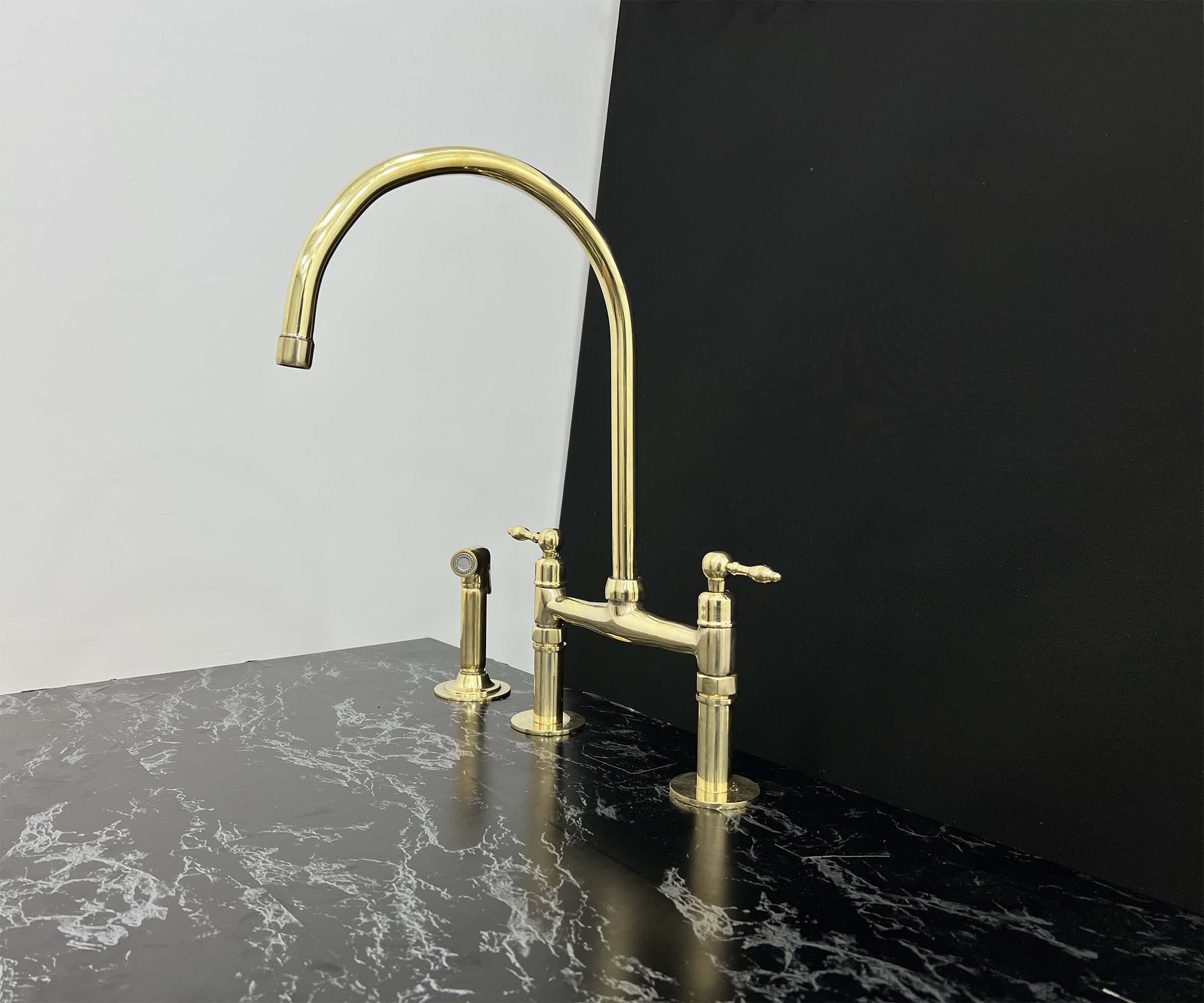 Kitchen Faucet with Handheld Wand