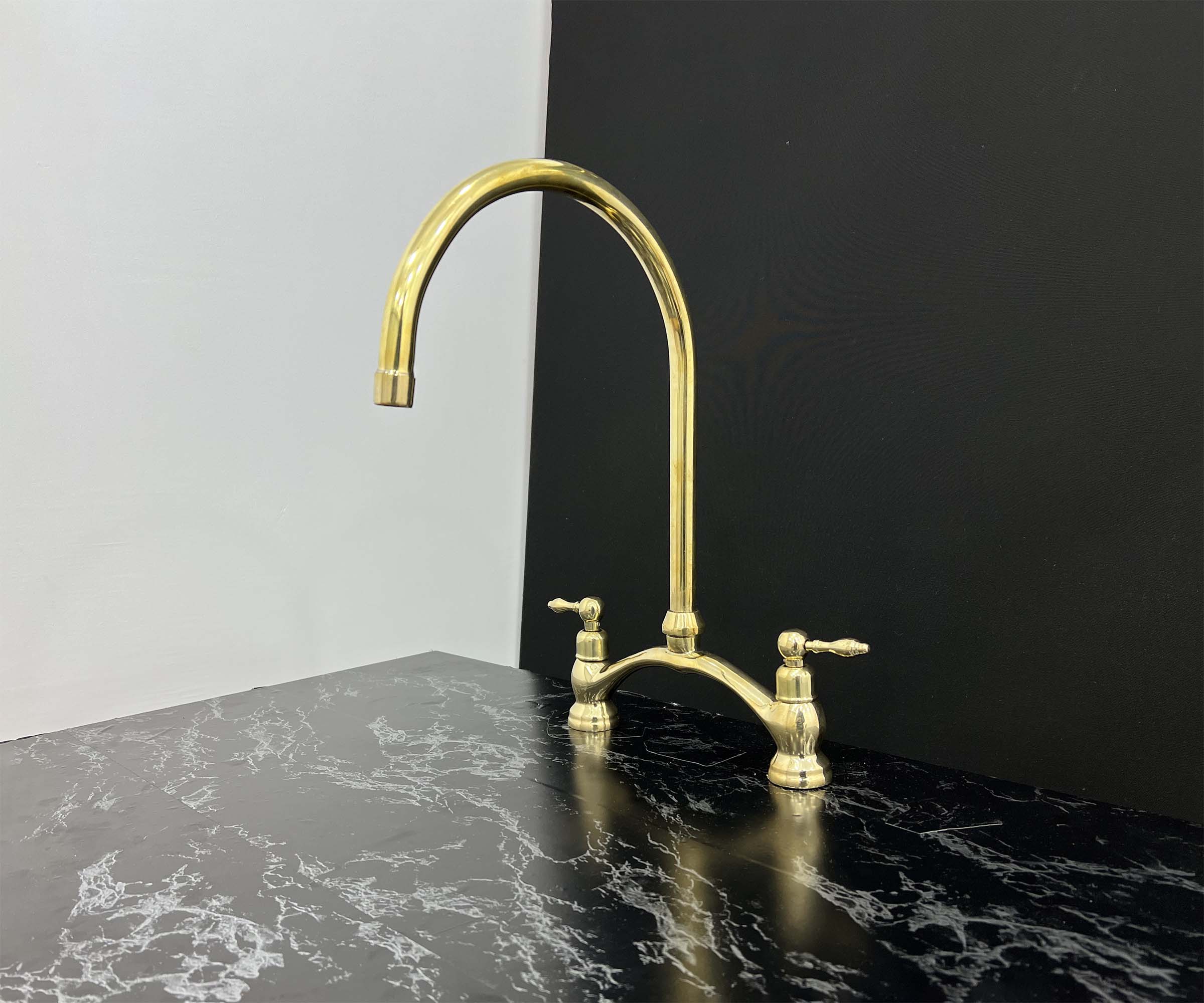 Victorian Bridge with Gooseneck Swivel Spout