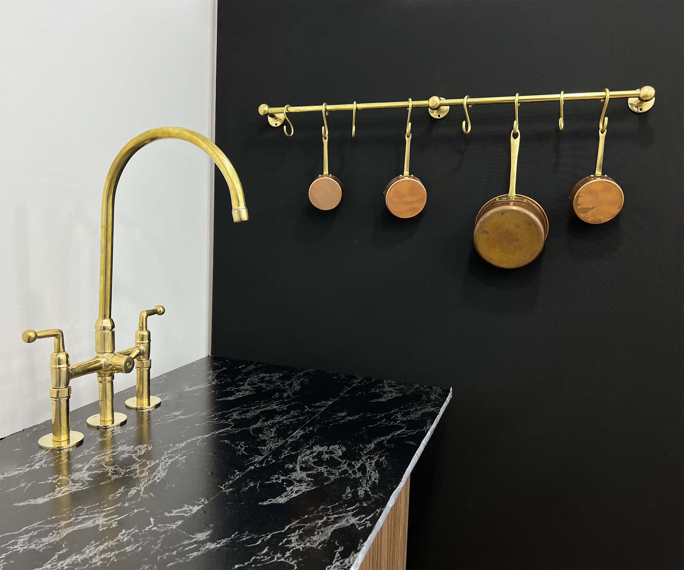 antique-brass-hanging-bar