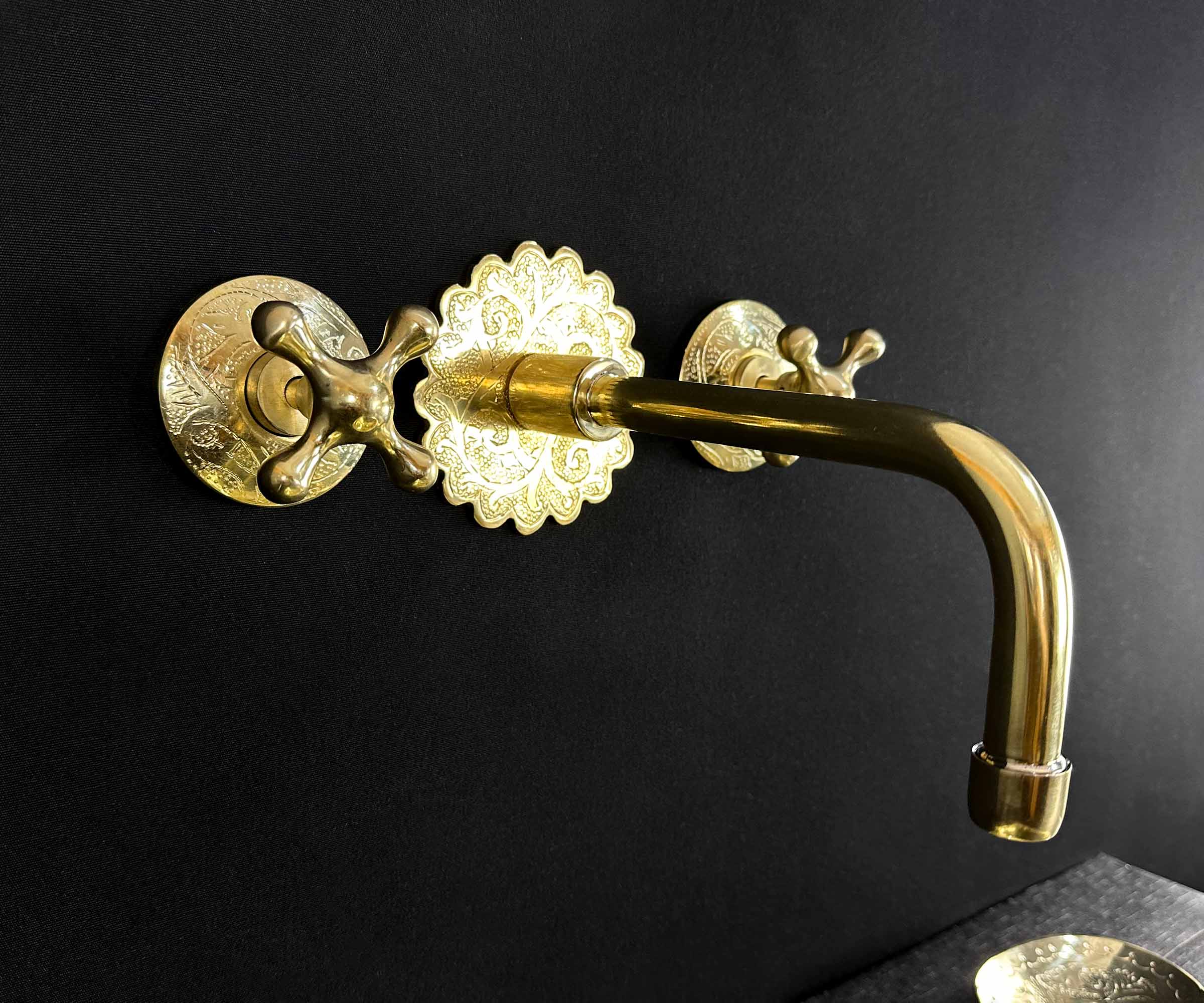 Polished Brass Wall Faucet for Kitchen and Bathroom