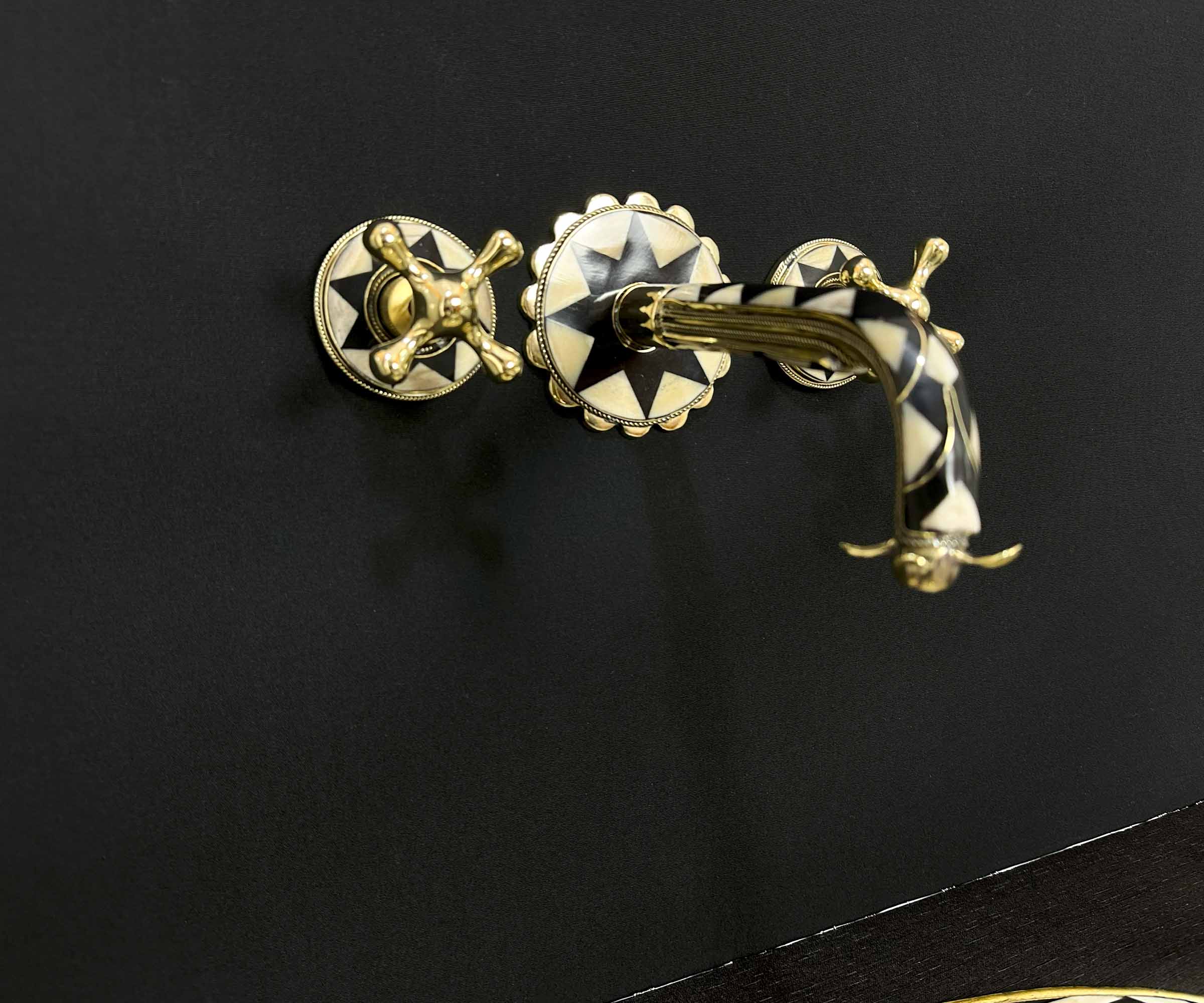 Brass Flower Shape Cover Plate