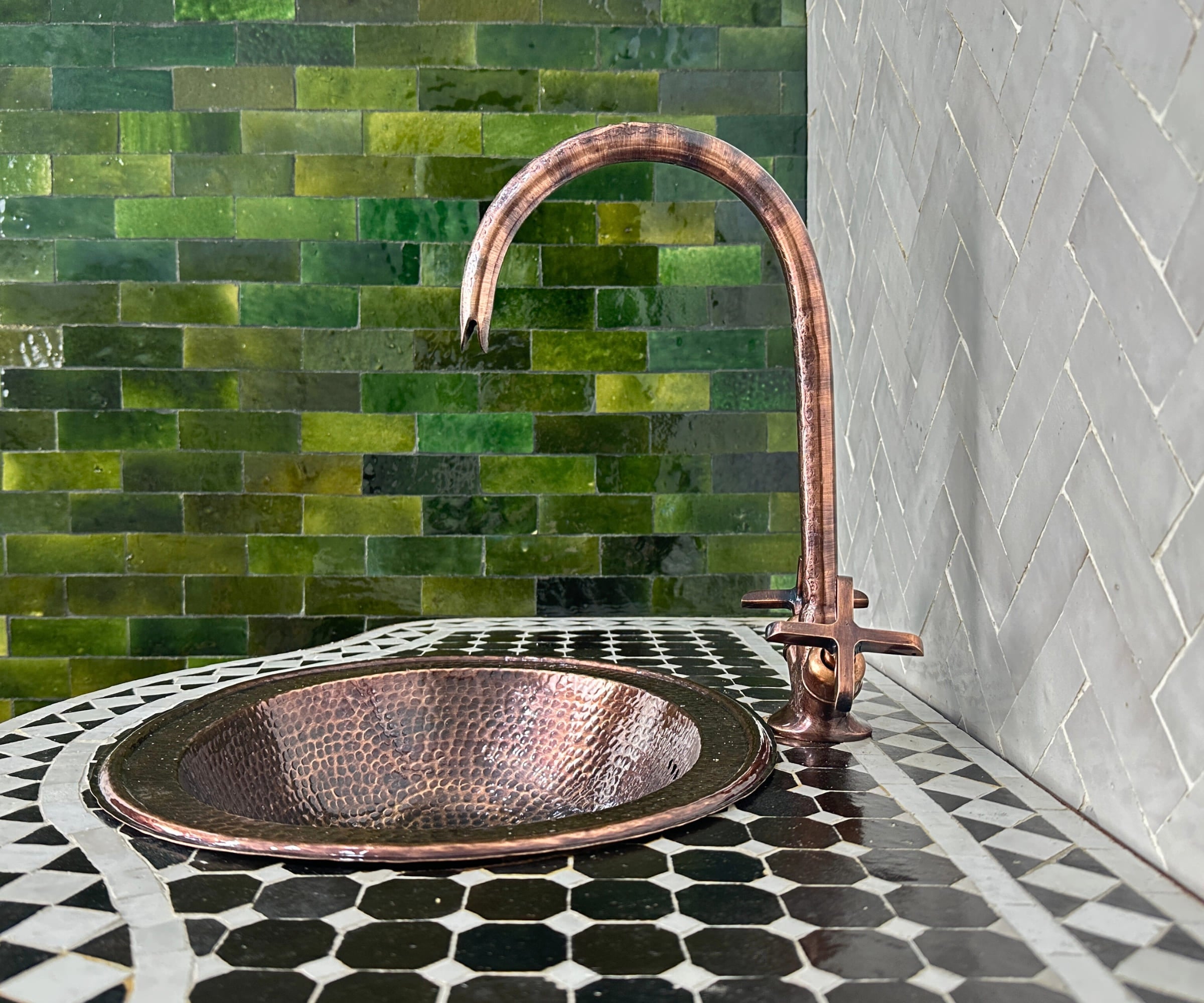 Copper Gooseneck Faucet – Hand-Engraved Moroccan Bathroom Tap