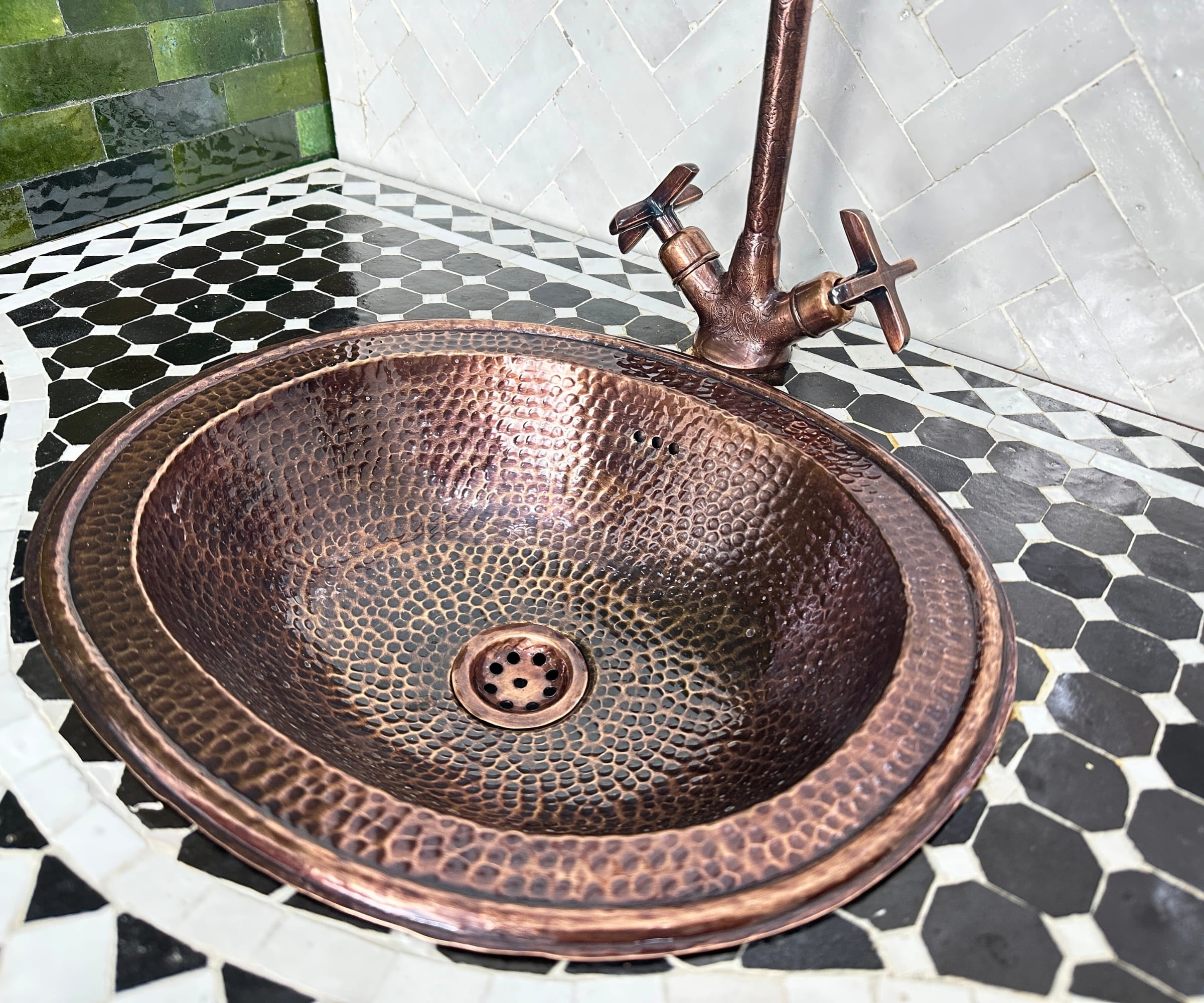 Copper Gooseneck Faucet – Hand-Engraved Moroccan Bathroom Tap