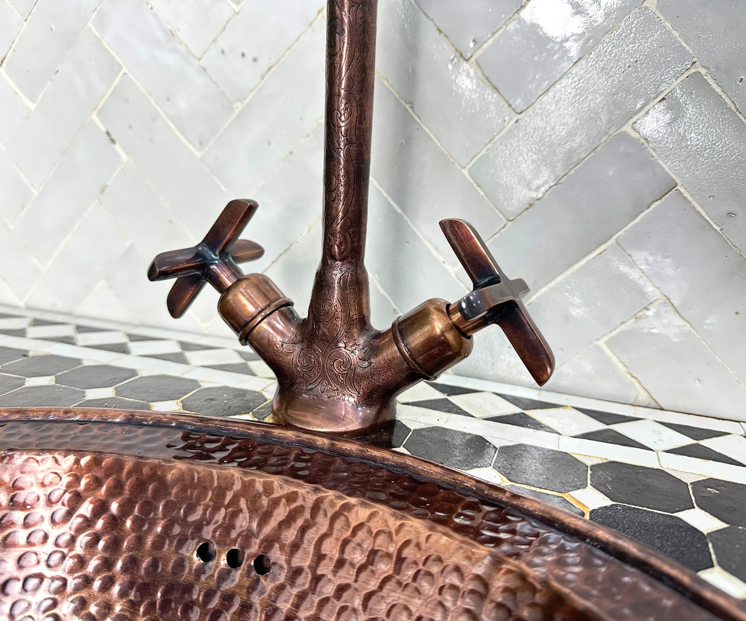 Copper Gooseneck Faucet – Hand-Engraved Moroccan Bathroom Tap