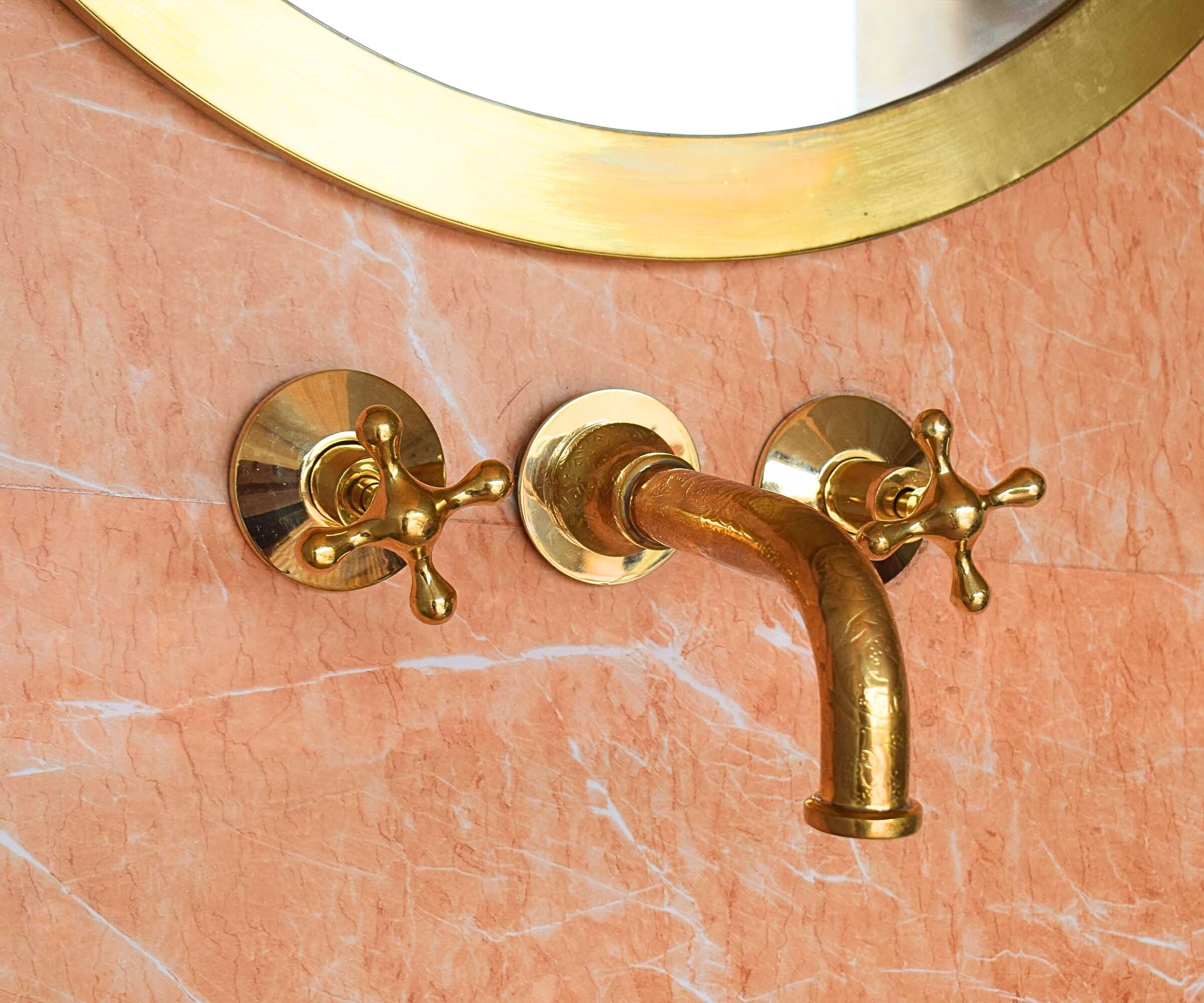 Engraved Brass Wall-Mounted Faucet – Elegant Vintage Style